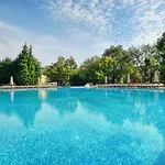 Апартхотел голдън лайн 4*