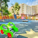 Апартхотел голдън лайн 4*
