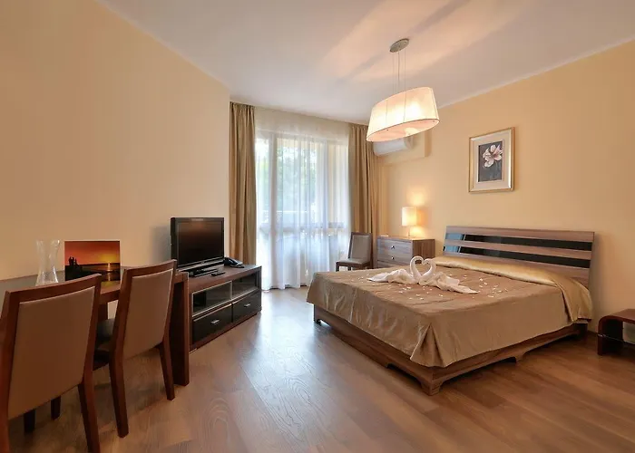 Golden Line Aparthotel