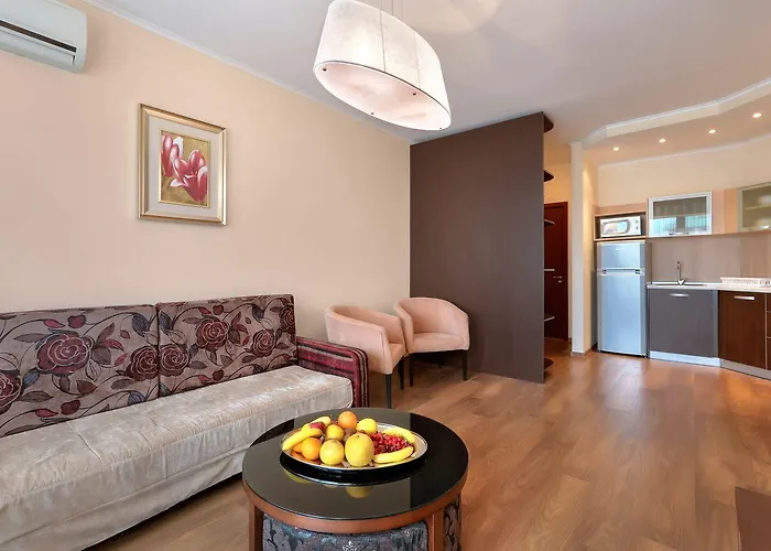 Aparthotel Golden Line 4*