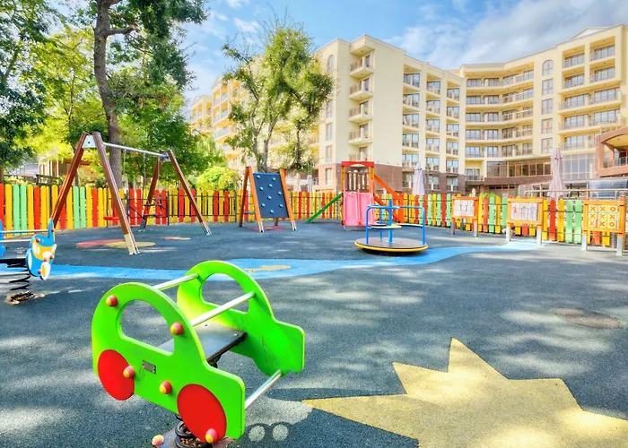 Aparthotel Golden Line 4*