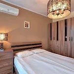 Golden Line Golden Sands