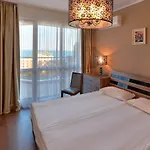 Aparthotel Golden Line