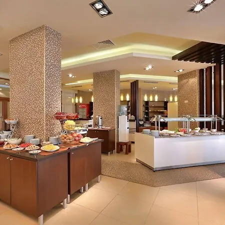 黄金线公寓酒店 4*