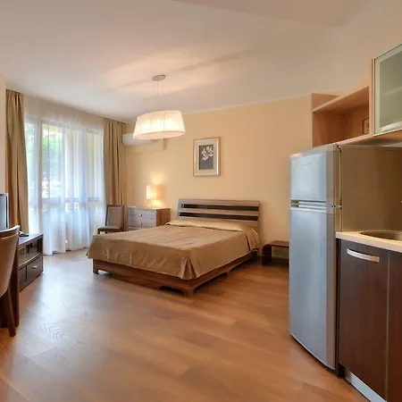 Aparthotel Golden Line