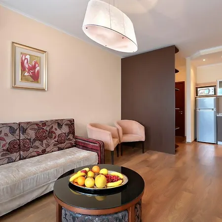 Apartmanhotel Golden Line 4*