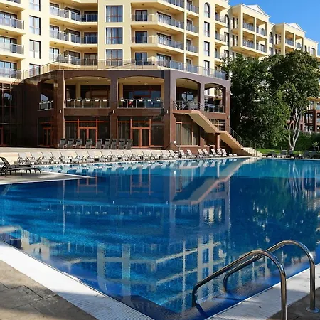 Aparthotel Golden Line 4*