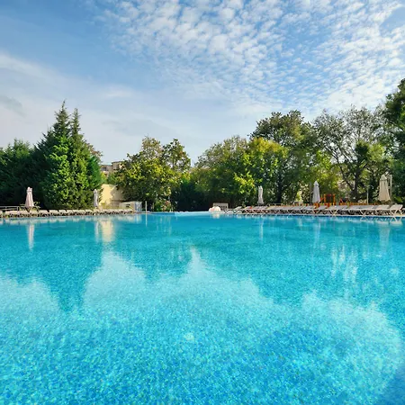 Aparthotel Golden Line 4*