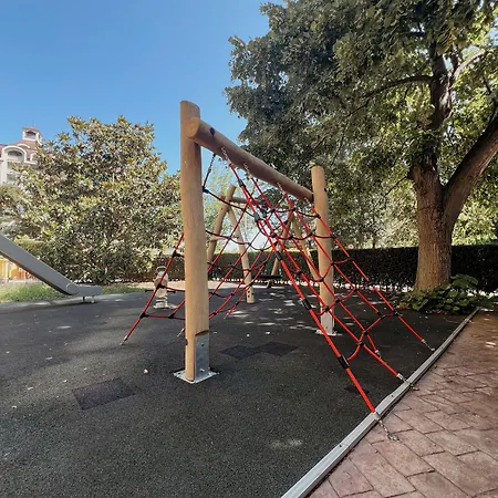 Golden Line Apartmanhotel 4*