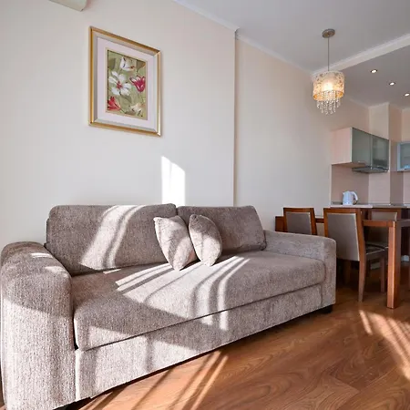 Aparthotel Golden Line 4*
