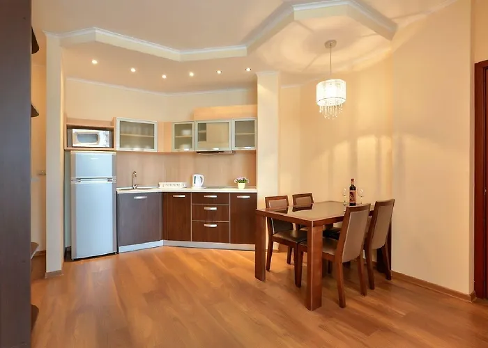 Golden Line Aparthotel 4*