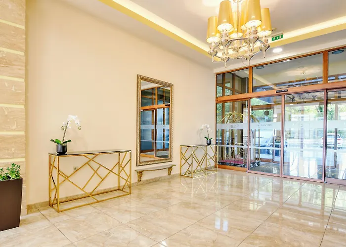 Golden Line Aparthotel 4*